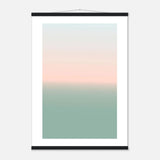 Framed Pastell Gradient Kunstwerk Aura Poster in Grün Beige mit Holzleisten